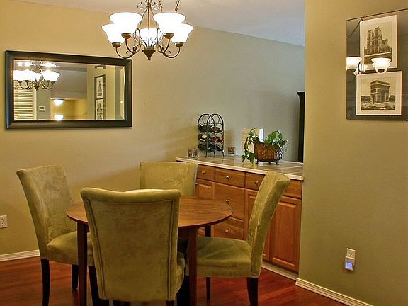 3rd image of 22705 Lakeview Dr APT F3