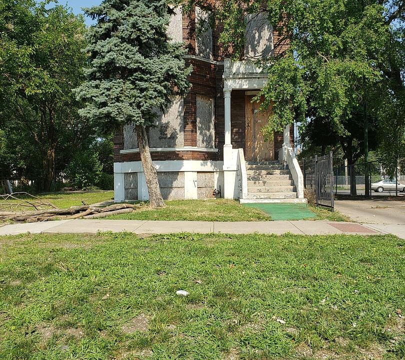 2nd image of 6221 S Michigan Ave