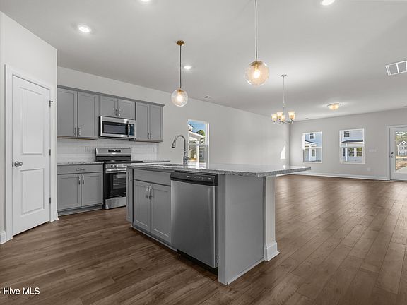 4th image of 1136 Forest Bend Drive NW
