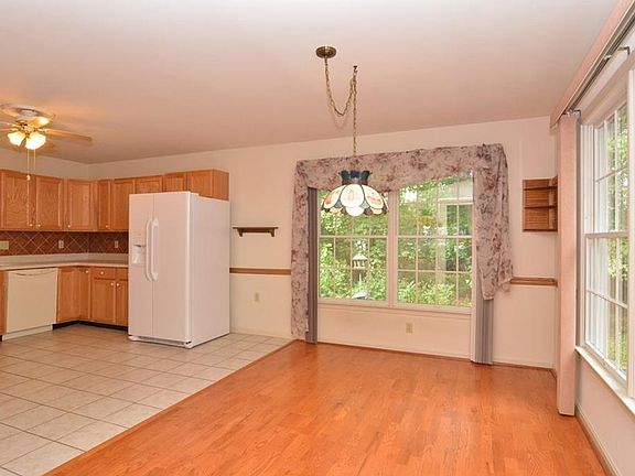 2nd image of 14 Cedarwood Dr