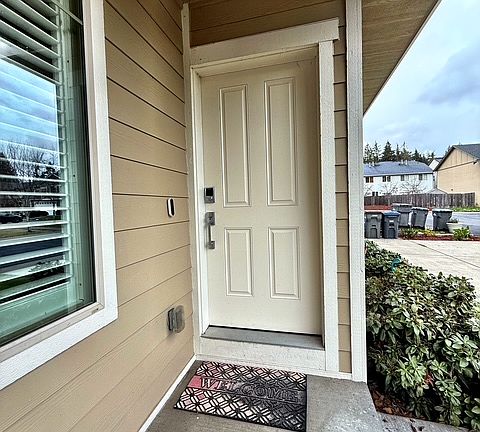 3rd image of 298 NE Tronson Cir