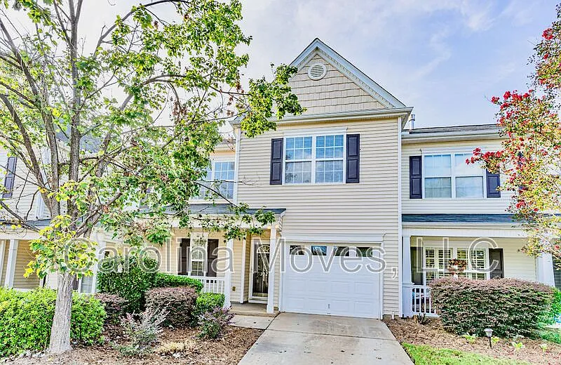 302 Waycross Ln