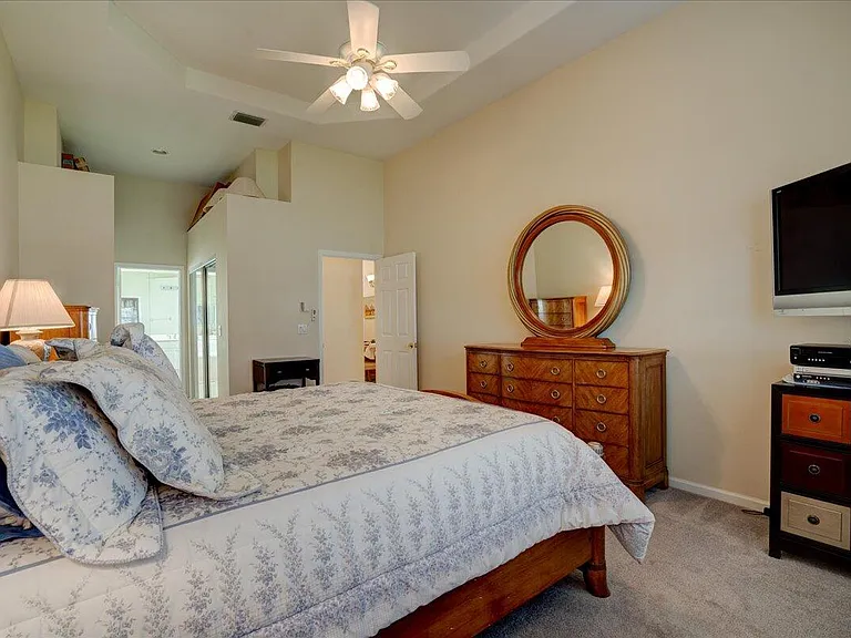 15323 Fiorenza Cir — Photo 31