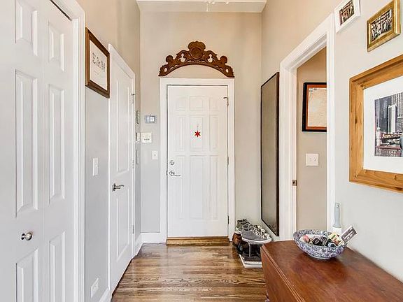 4th image of 2601 N Hamlin Ave #3