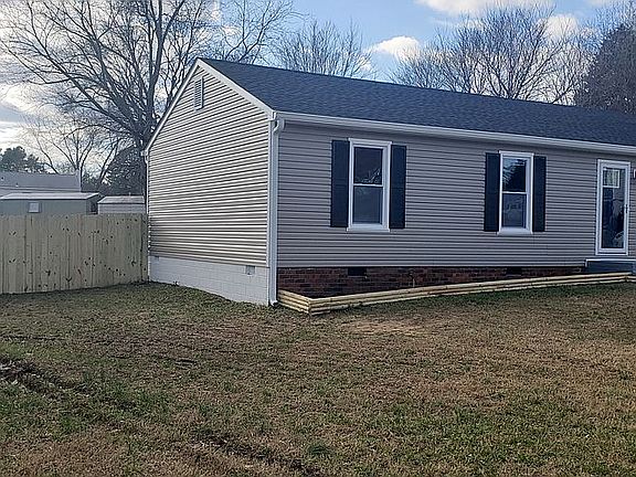 3rd image of 8920 Leafycreek Dr