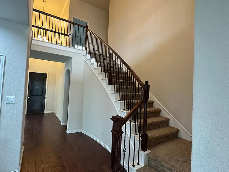 5660 Domer Dr — Photo 11