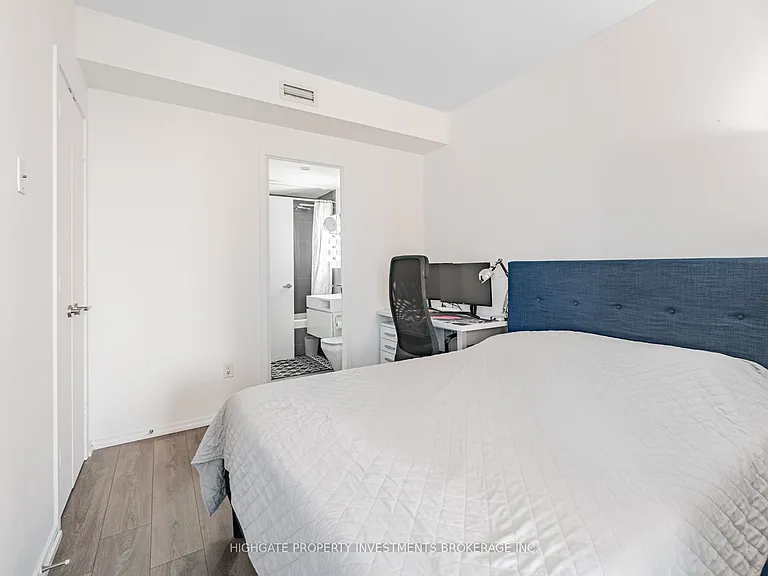 45 Charles St E #1801 — Photo 12