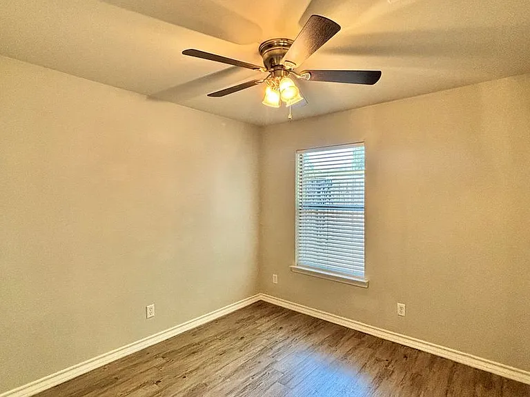 2213 S Johnson St — Photo 8