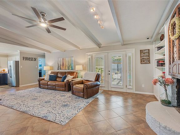 5th image of 1114 Sul Ross Dr