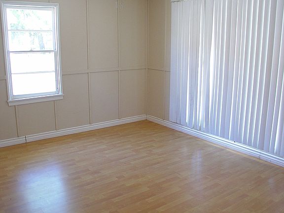 4th image of 717 Cypress Ave
