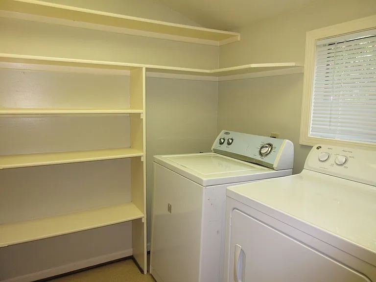 179 E Lincoln Ave — Photo 22