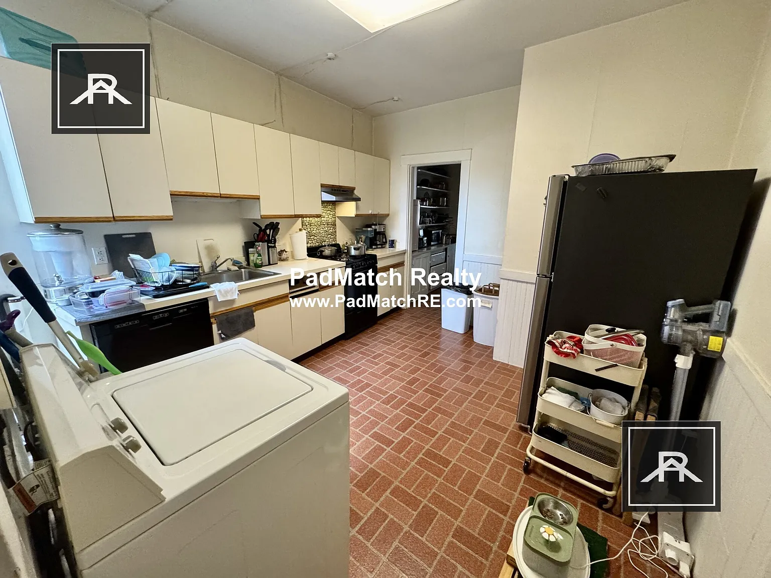 5 bed, 1.0 bath, 1450 sqft, $4,500 — Photo 2