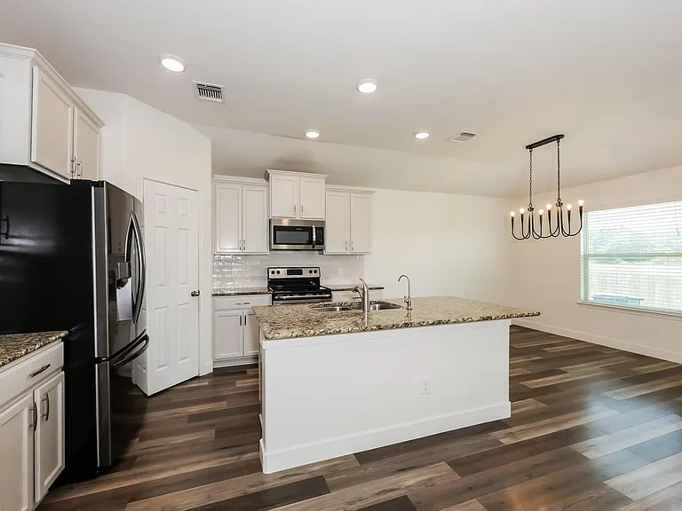 2800 Skinner Dr — Photo 6