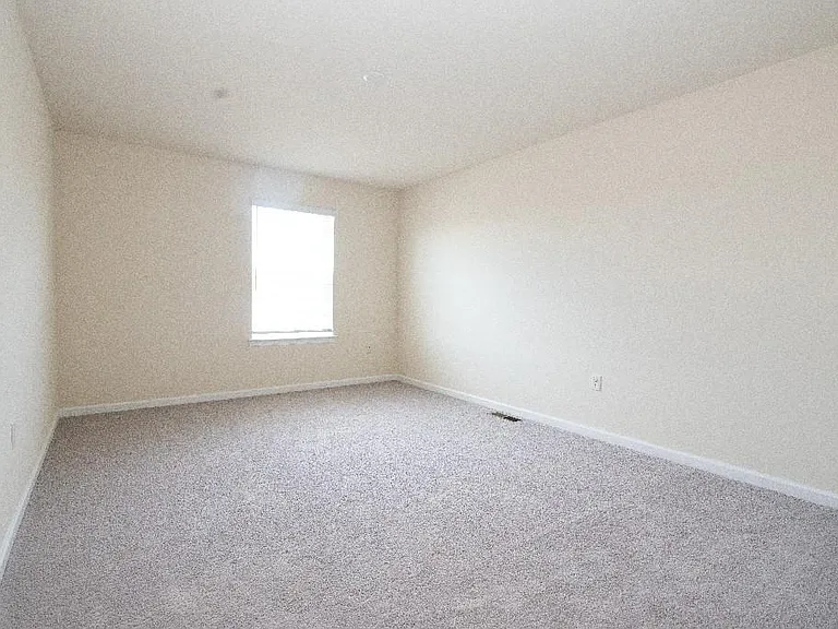 2 Skip Ln — Photo 36
