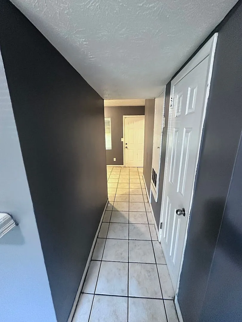 3620 Effee St - 3620 Effee St — Photo 2