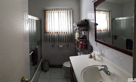 5th image of 25 E Seaman Ave