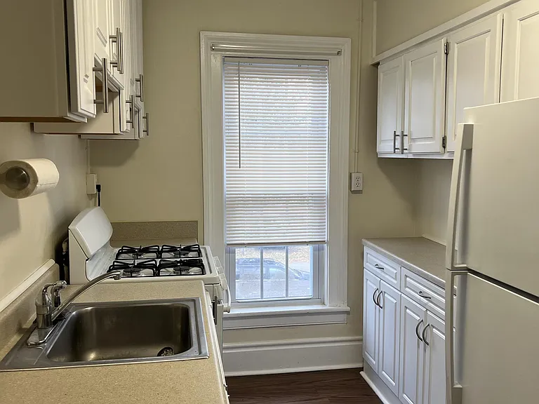 110 Gilbert St — Photo 3