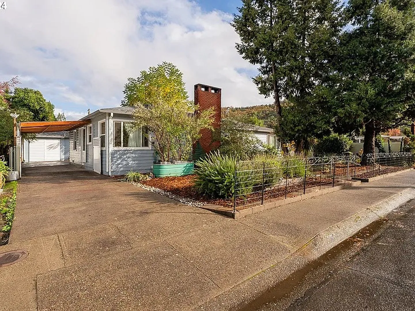 ES-0000 | 537 & 547 W. Ballf — Photo 1