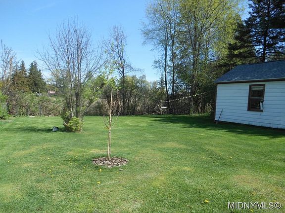 2nd image of 16 Balsam Cres