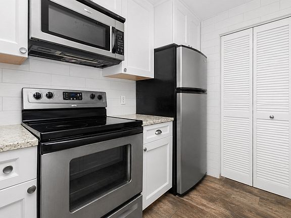 4th image of 124 Tudor St APT C