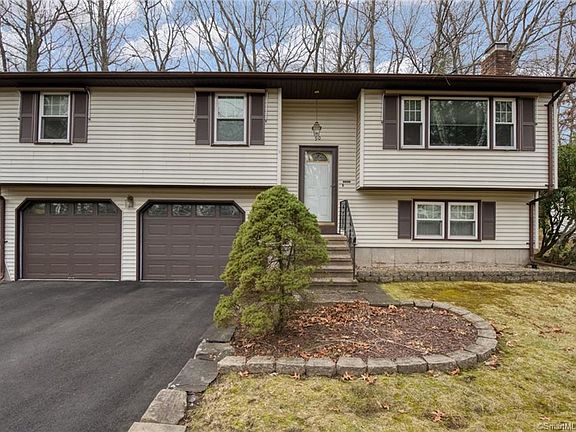 2nd image of 90 Orleans Dr