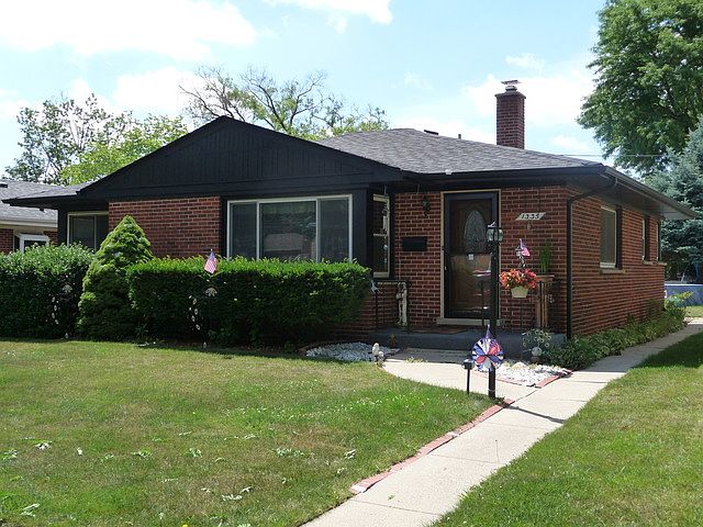 1st image of 1335 Everett Ave
