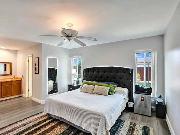 10501 NW 20th Ct — Photo 9