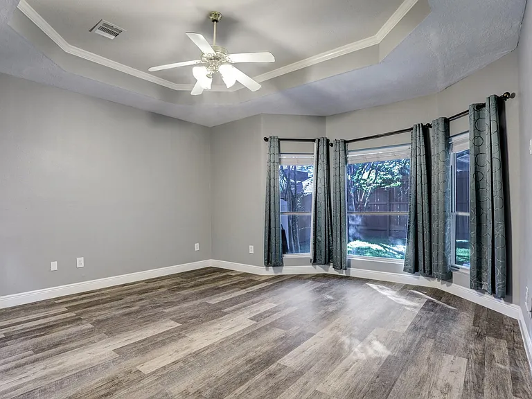 3808 Armand Dr — Photo 8
