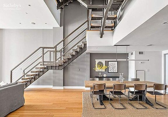 3rd image of 415 Greenwich St