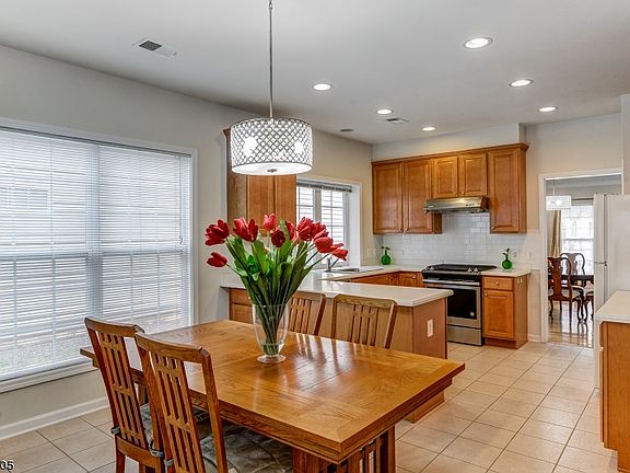 3rd image of 269 Longwood Ln