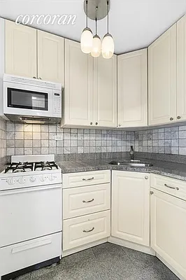 Rented by Corcoran | media 14