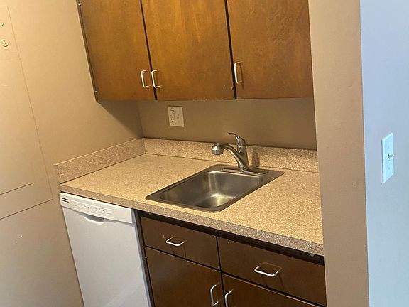 2nd image of 1811 E St #307