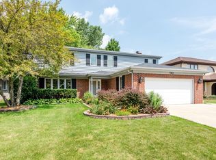 760 Yorkshire Ln, Des Plaines, IL 60016