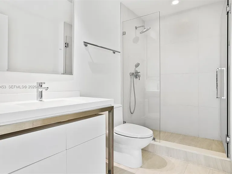 2000 Metropica Way #2504 — Photo 20