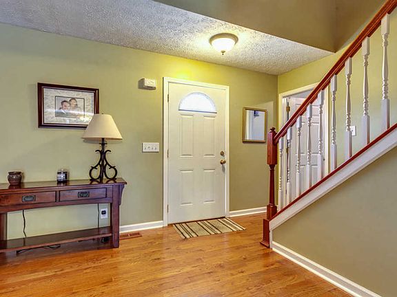 5th image of 2324 Honey Grove Ln