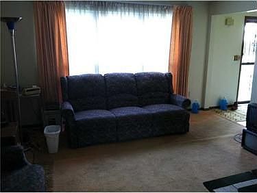 3rd image of 4692 Pembroke Ct