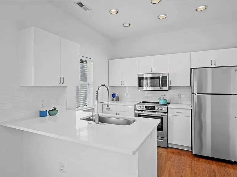 2252 Vision Dr — Photo 9