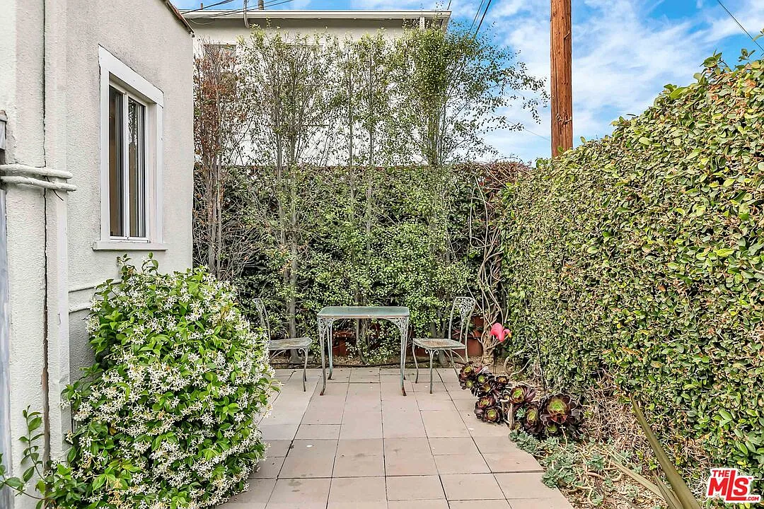 1 bed, 1.0 bath, 550 sqft, $2,500 — Photo 1