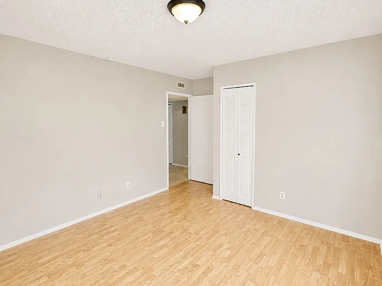 1409 Glacier Dr — Photo 12