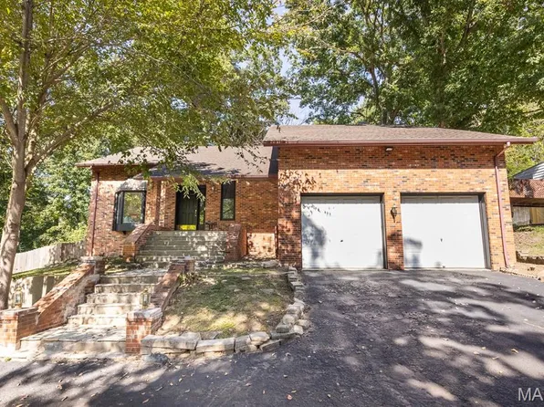 32 Windsor Dr, Belleville, IL 62223