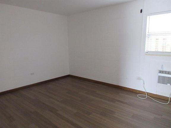 5th image of 1228 18th Ave N APT 2