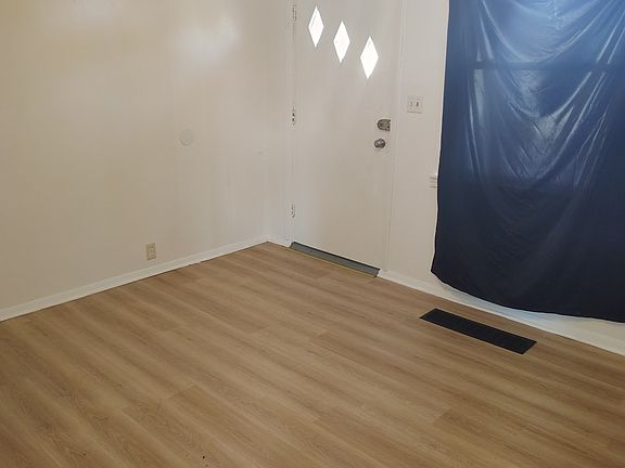 4th image of 3754 W 15th St