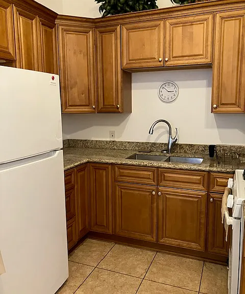 3313 Carondelet St #B — Photo 12