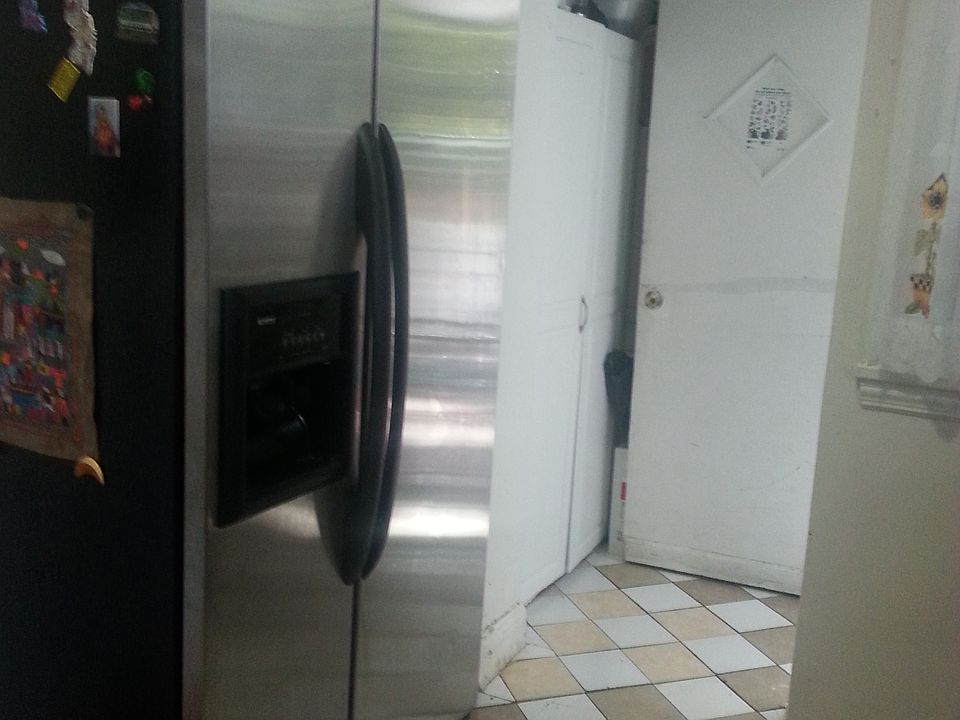 2nd image of 8614 Elmhurst Ave