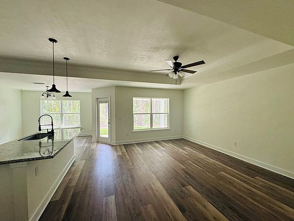 3rd image of 10131 NE 80th St