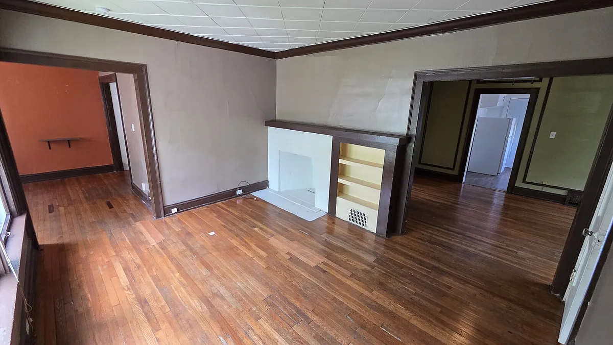 Building Photo - 1462 Maple Rd #1