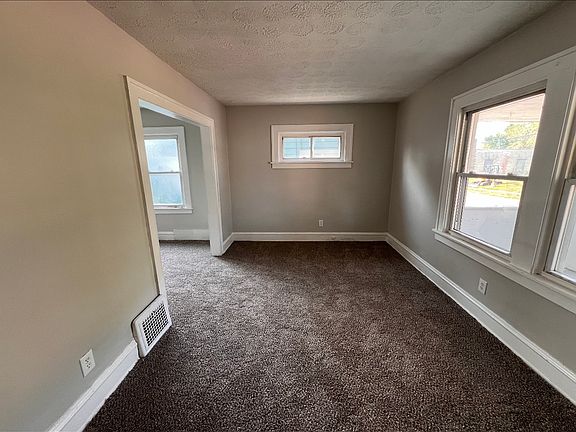 3rd image of 1368 E 171st St