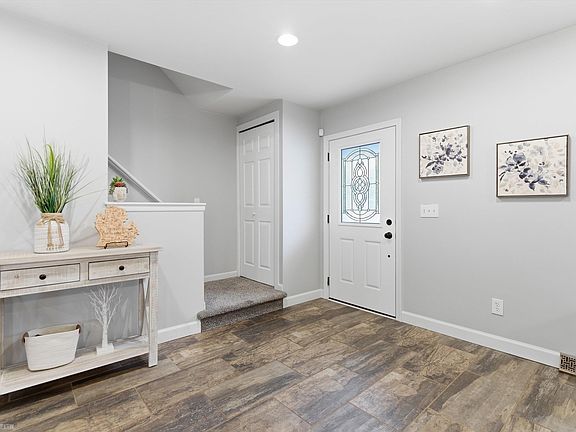 3rd image of 2923 Ravenglass Rd