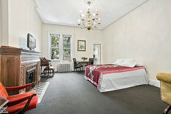 1st image of 123 W 78th St #1R