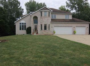 528 Chateau Ct, Cedar Falls, IA 50613